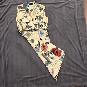 Summer yellow flower dress. Fits size Small. Fully lined